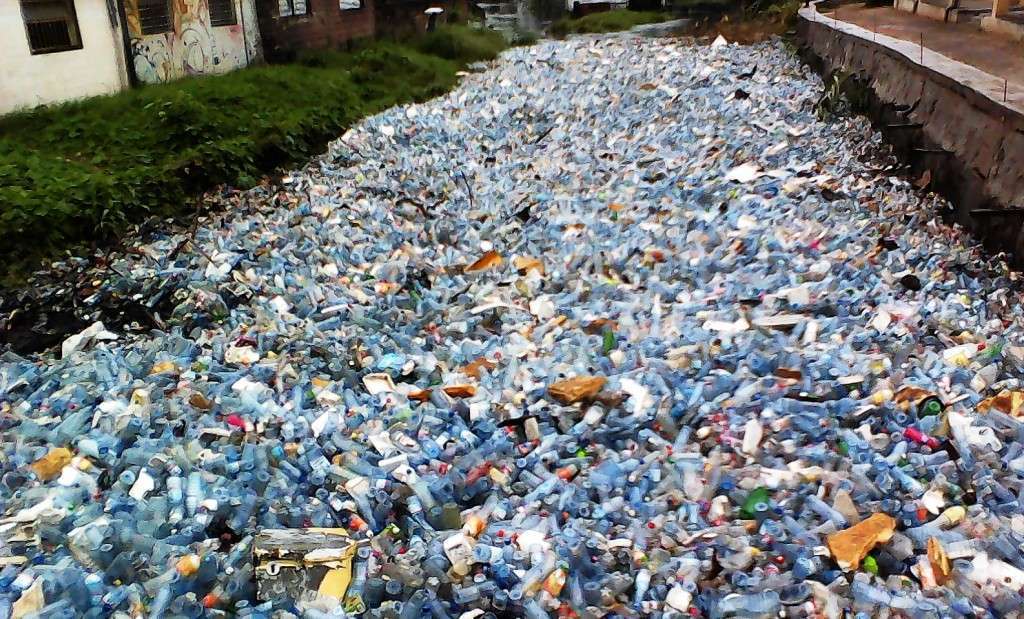 lastic waste pollution river in Congo